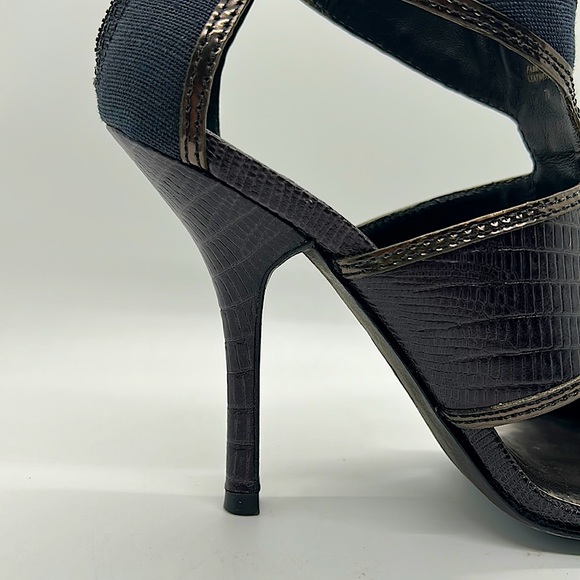 Tory Burch Sexy Authentic Navy Blue & Black Stiletto Heel Shoes **Size 7** 🔥🔥 - Picture 6 of 7